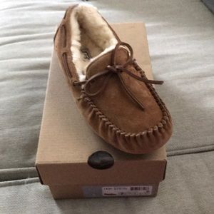 Ugg Dakota moccasins- chestnut size 7